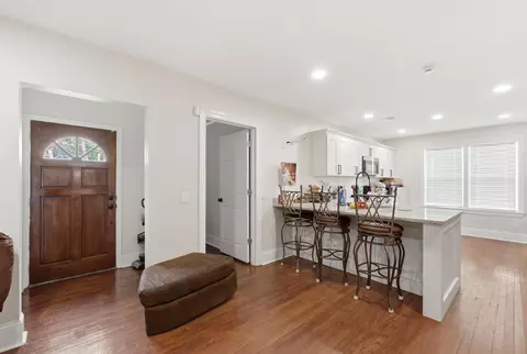 Entry Way - 6133 E Brainerd Rd, Chattanooga, TN 37421 photo 7 of 10