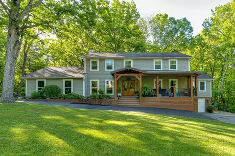 917 Shady Cir, Signal Mountain, TN 37377