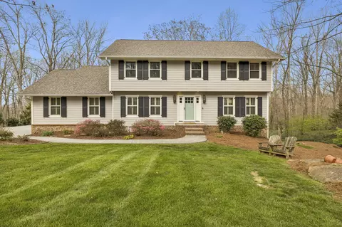 505 Hathaway Dr, Signal Mountain, TN 37377