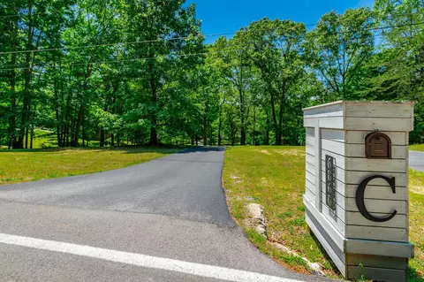 6860 Cooley Rd, Ooltewah, TN 37363