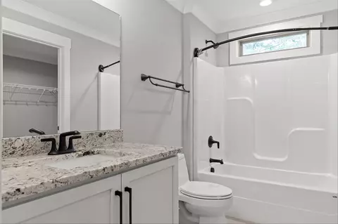 Bath - 4037 Barnsley Loop, Ooltewah, TN 37363 photo 5 of 6