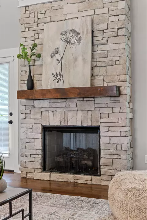 Living - 4037 Barnsley Loop, Ooltewah, TN 37363 photo 1 of 2
