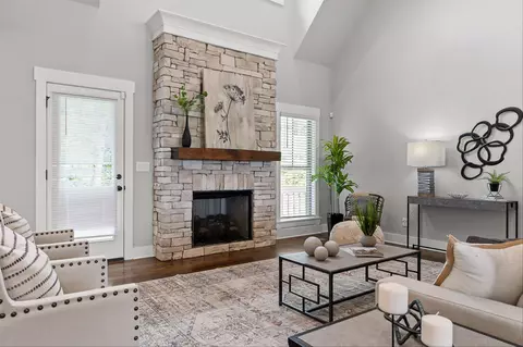 Living - 4037 Barnsley Loop, Ooltewah, TN 37363 photo 2 of 2