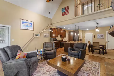 Living - 316 Compass Dr, Jasper, TN 37347 photo 2 of 3