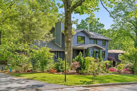 511 Barrington Rd, Signal Mountain, TN 37377