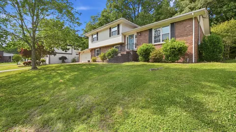 903 Brynewood Park Dr, Chattanooga, TN 37415