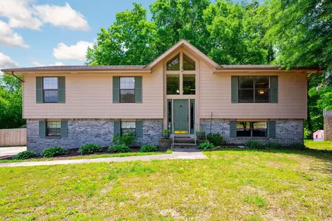 612 Northbrook Dr, Hixson, TN 37343