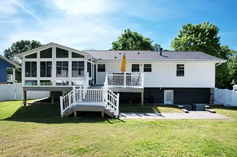 1743 Lake Wood Cir, Hixson, TN 37343