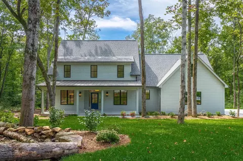 460 Spring Dr, Signal Mountain, TN 37377