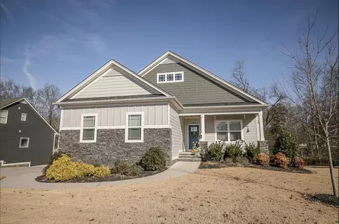 8665 Skybrook Dr, Ooltewah, TN 37363