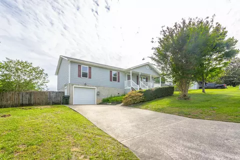 1092 Harvest Knoll Ln, Soddy Daisy, TN 37379