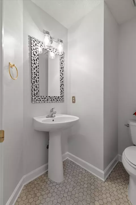 Bath - 636 Pine Brow Trl, Chattanooga, TN 37421 photo 4 of 5