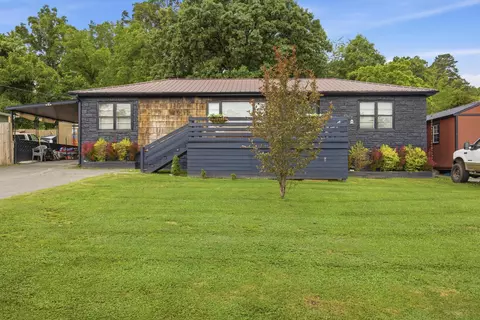 1205 Poole St, Rossville, GA 30741