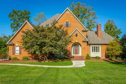25 Ridgerock Dr, Signal Mountain, TN 37377