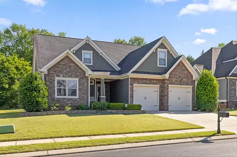 8217 Robertsview Dr, Ooltewah, TN 37363