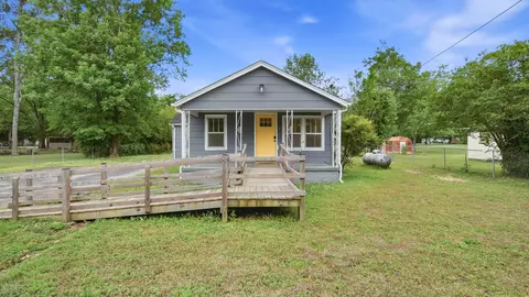 6733 Levi Rd, Hixson, TN 37343