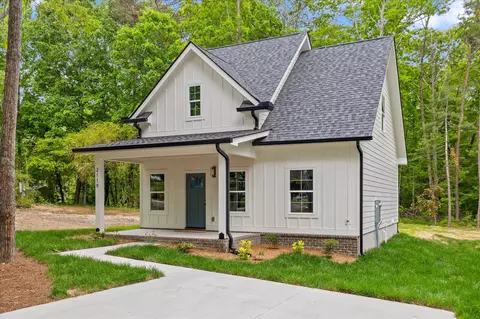 2119 Oak St, Signal Mountain, TN 37377