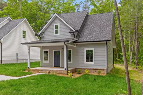 2127 Oak St, Signal Mountain, TN 37377