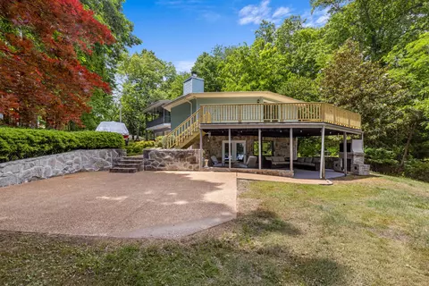 2266 N Shore Acres Rd, Soddy Daisy, TN 37379