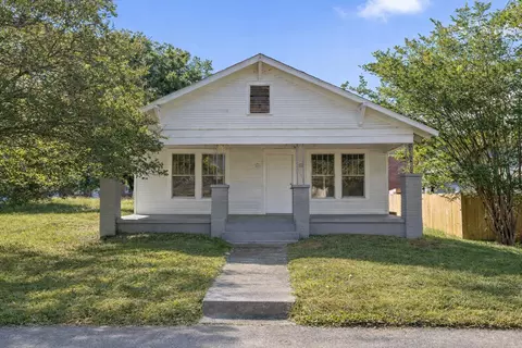 1006 Mcfarland Ave, Rossville, GA 30741
