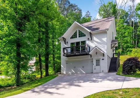 8936 Fuller Rd, Chattanooga, TN 37421