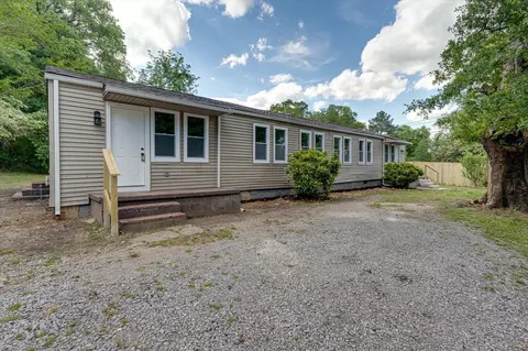 9 Longstreet Rd, Rossville, GA 30741