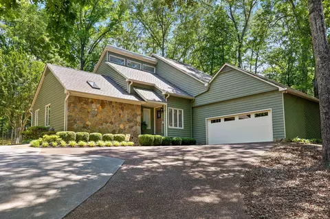8838 Finney Point Dr, Ooltewah, TN 37363