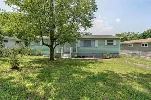 1303 E Sherry Dr, Rossville, GA 30741