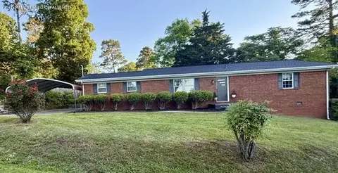 301 Signal Dr, Rossville, GA 30741