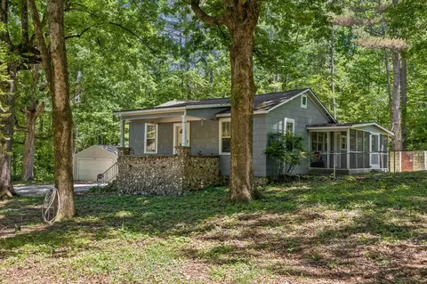 1809 Dry Valley Rd, Rossville, GA 30741