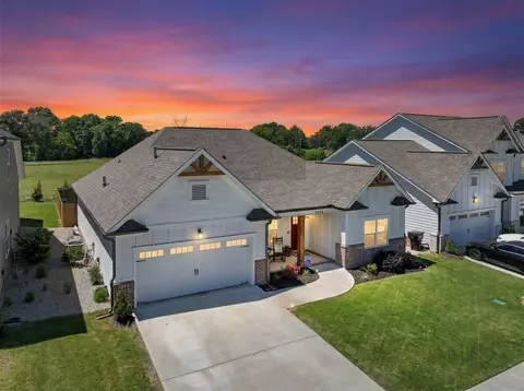 8794 Knolling Loop #43, Ooltewah, TN 37363