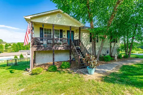 1012 Harvest Knoll Ln, Soddy Daisy, TN 37379