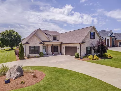 109 Mountain Laurel Ln NE, Calhoun, GA 30701