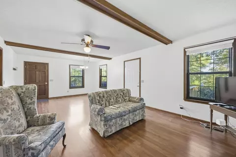 Living - 400 Alex Dr, Dalton, GA 30720 photo 2 of 7