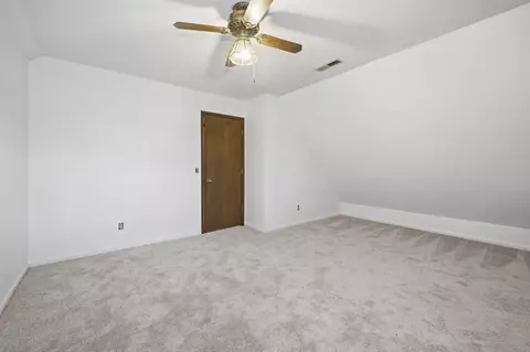 Bedroom - 400 Alex Dr, Dalton, GA 30720 photo 2 of 5