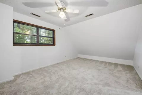 Bedroom - 400 Alex Dr, Dalton, GA 30720 photo 3 of 5