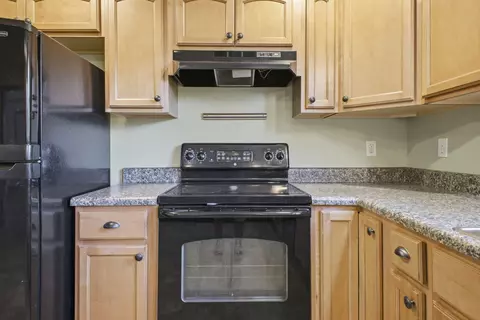 Kitchen - 400 Alex Dr, Dalton, GA 30720 photo 5 of 5