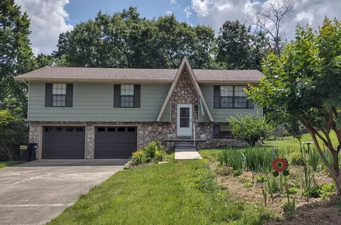 8212 Blue Spruce Dr, Hixson, TN 37343