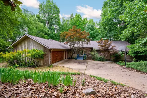 620 Stonebrook Dr, Chattanooga, TN 37415