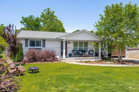 203 Greenfield Dr, Rossville, GA 30741