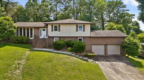 946 Sherry Cir, Hixson, TN 37343