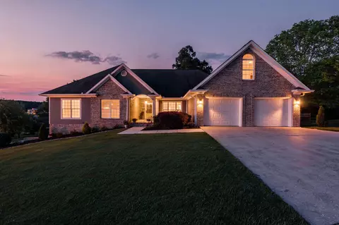 1066 Cody Ln, Soddy Daisy, TN 37379