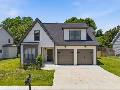 8906 Silver Maple Dr, Ooltewah, TN 37363 photo 2
