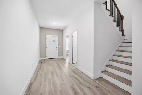 8906 Silver Maple Dr, Ooltewah, TN 37363 photo 5