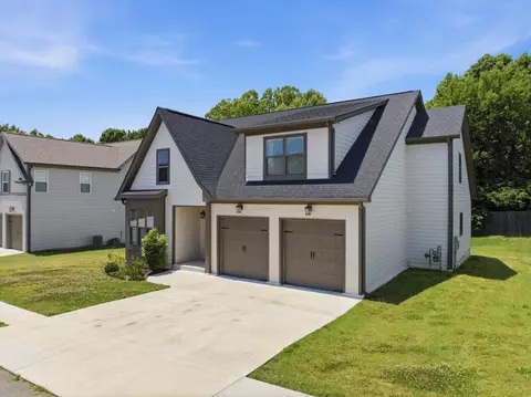 8906 Silver Maple Dr, Ooltewah, TN 37363 photo 3