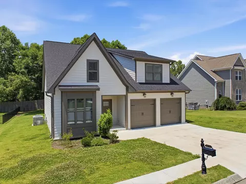 8906 Silver Maple Dr, Ooltewah, TN 37363 photo 4