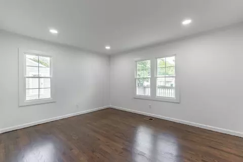Living - 2223 Beeler Ave, Chattanooga, TN 37421 photo 7 of 13