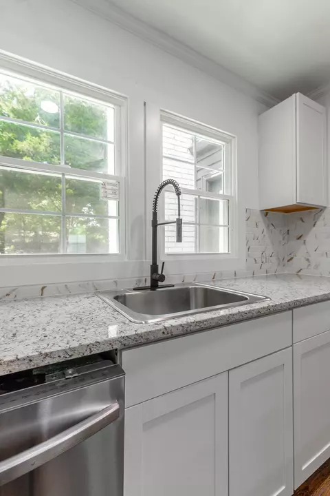 Kitchen - 2223 Beeler Ave, Chattanooga, TN 37421 photo 3 of 4