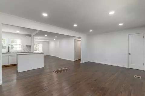 Living - 2223 Beeler Ave, Chattanooga, TN 37421 photo 8 of 13