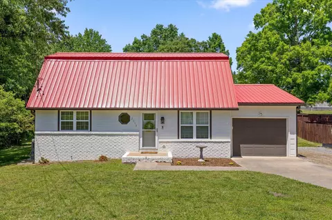 2113 Dallas Lake Rd, Soddy Daisy, TN 37379